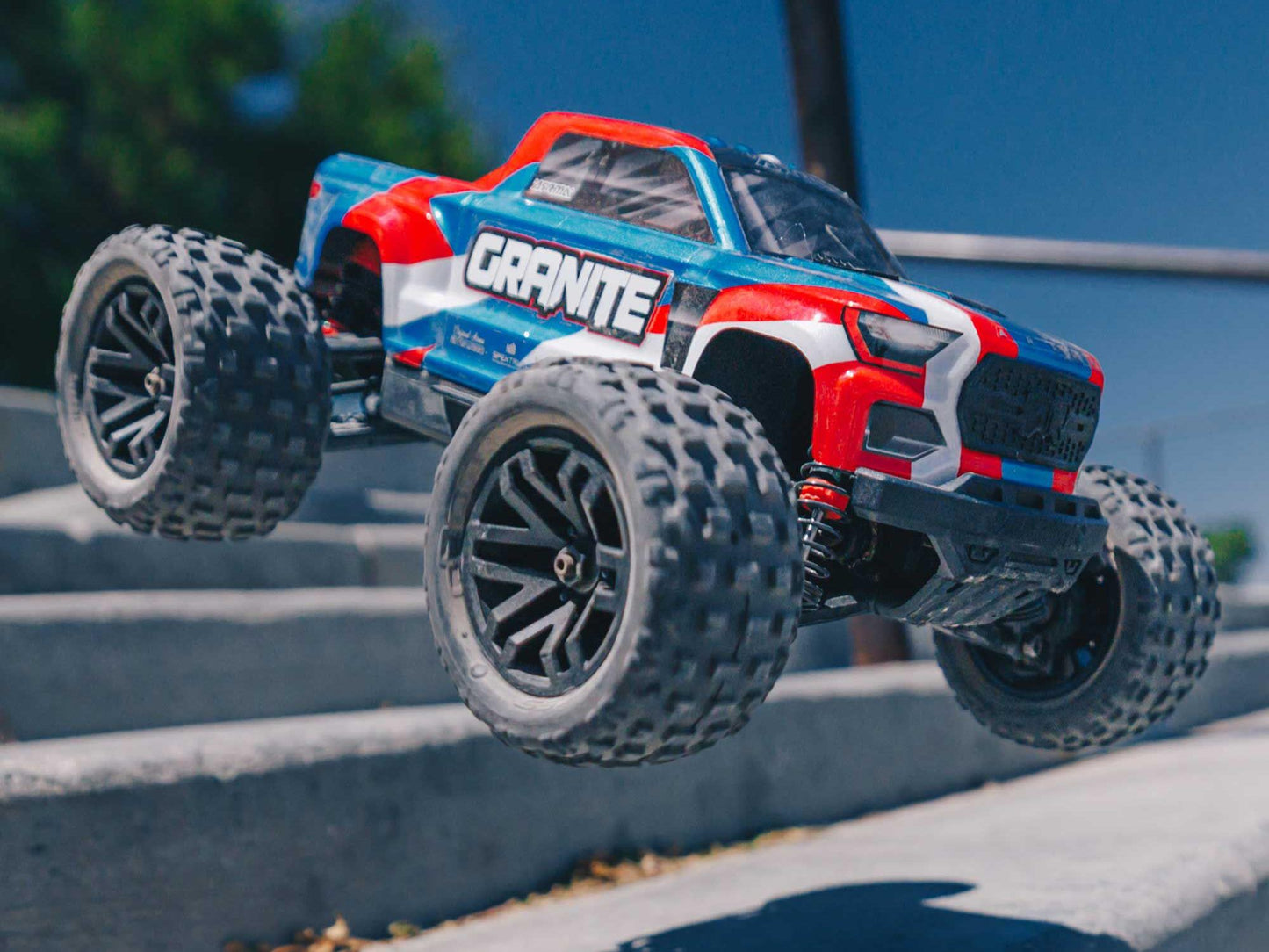 Arrma 1/18 GRANITE GROM MEGA 380 Brushed 4X4 Monster Truck RTR (Blue/Red) C-ARA2102T1