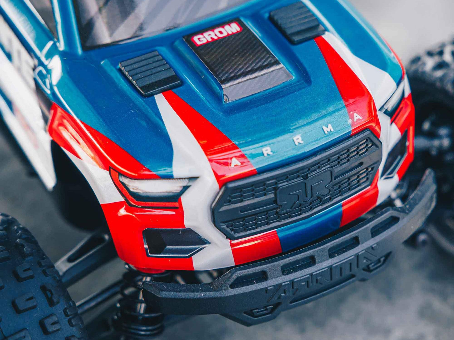 Arrma 1/18 GRANITE GROM MEGA 380 Brushed 4X4 Monster Truck RTR (Blue/Red) C-ARA2102T1