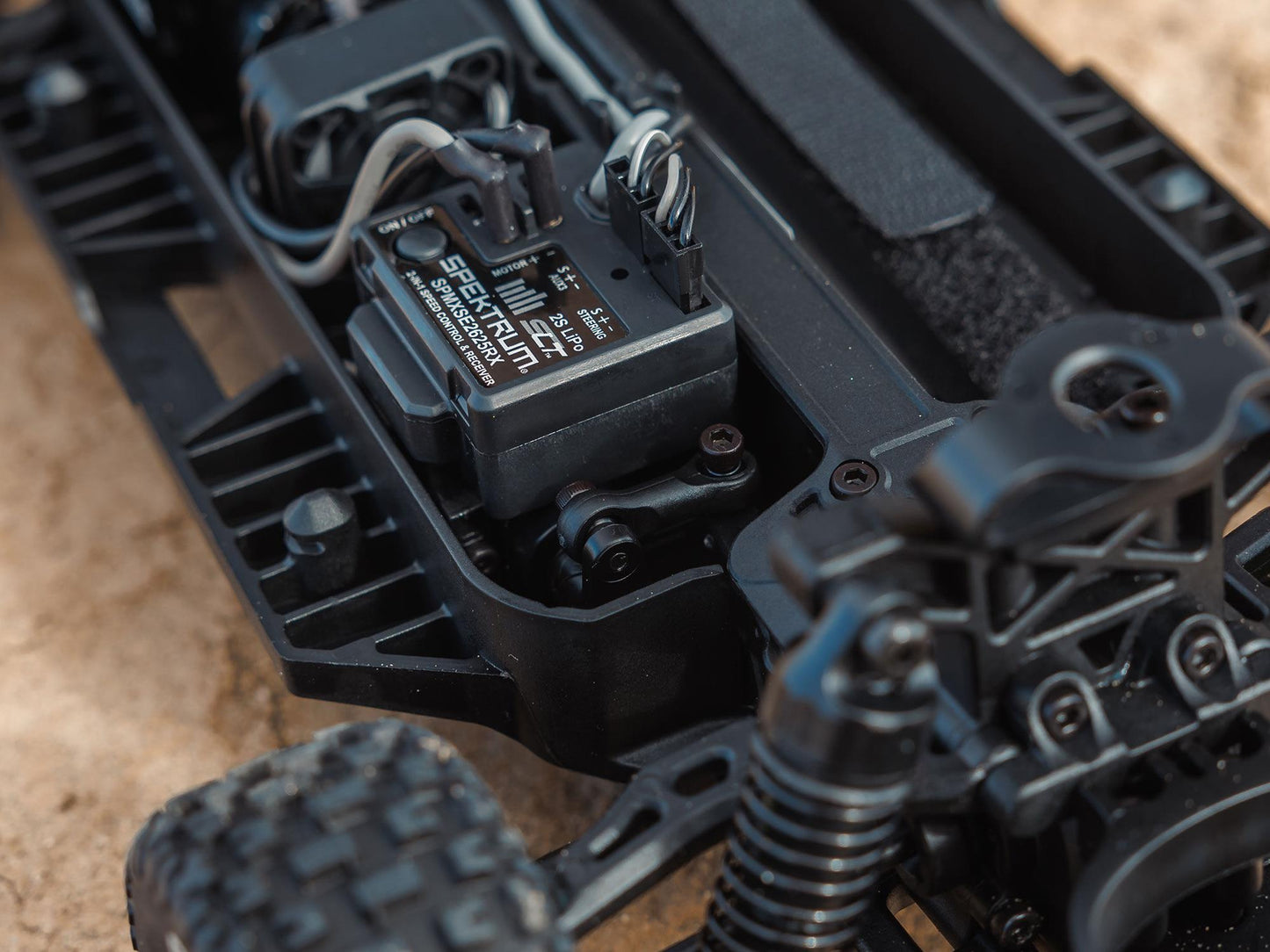 1/18 Mojave GROM 4wd Desert Truck RTR Mega w/Lipo USB Chg Blue / White C-ARA2104T2