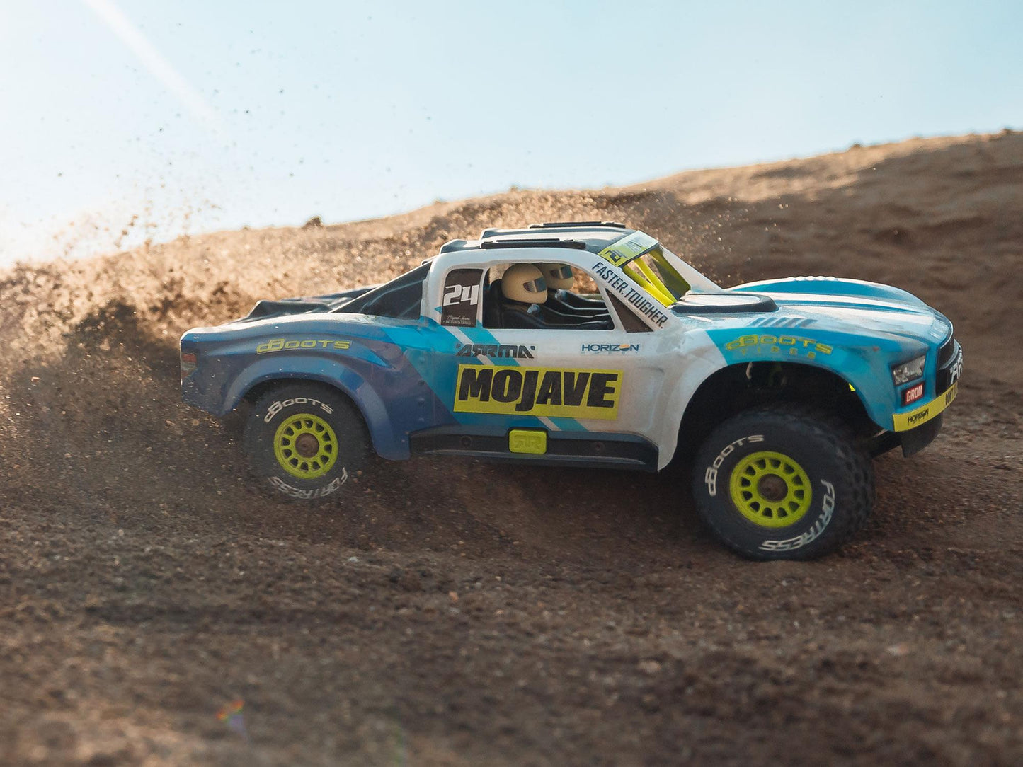 1/18 Mojave GROM 4wd Desert Truck RTR Mega w/Lipo USB Chg Blue / White C-ARA2104T2