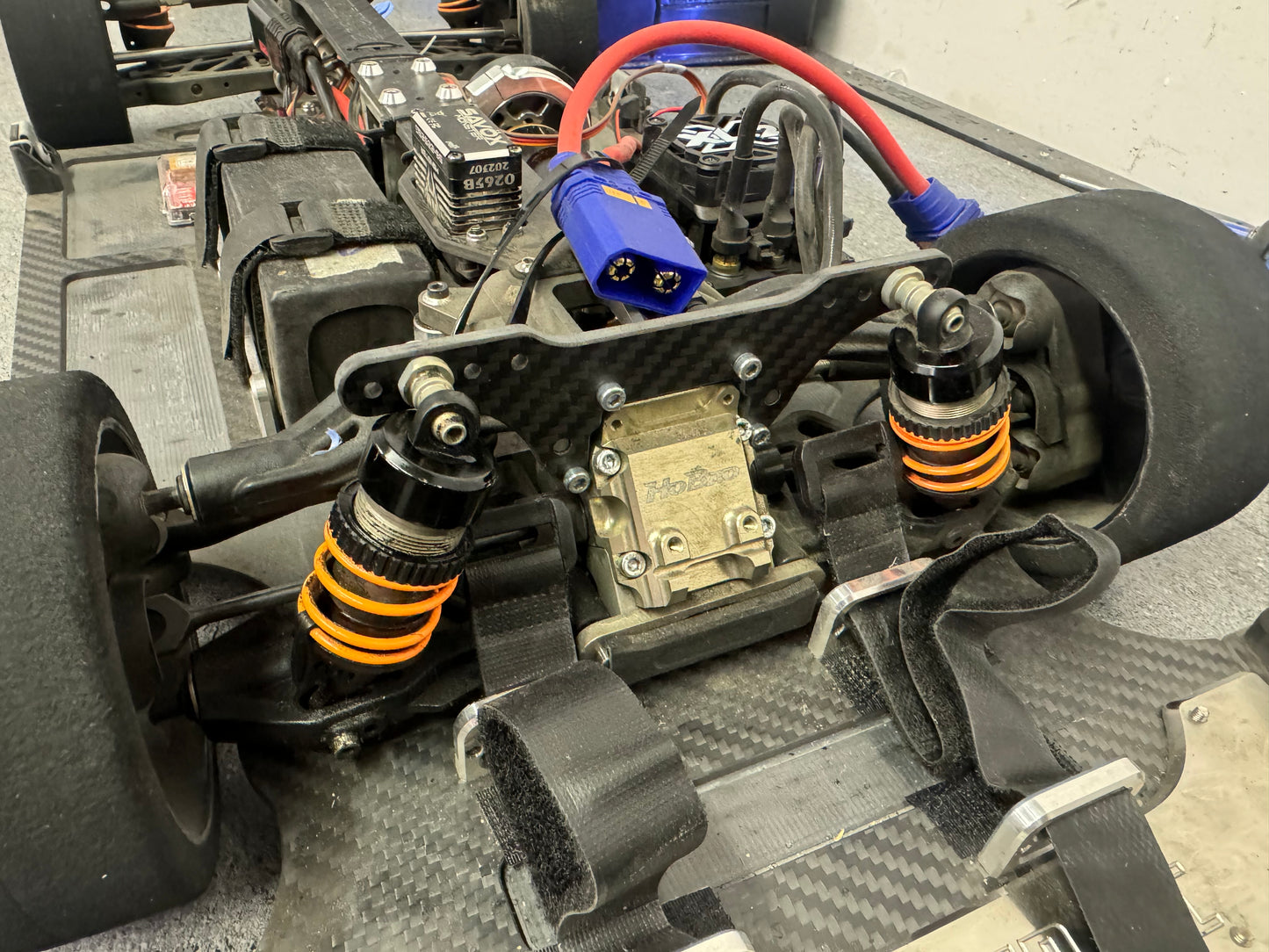 Carbon Fibre EXTENDED Shock Towers for HoBao VTE2 Aluminium BulkHead