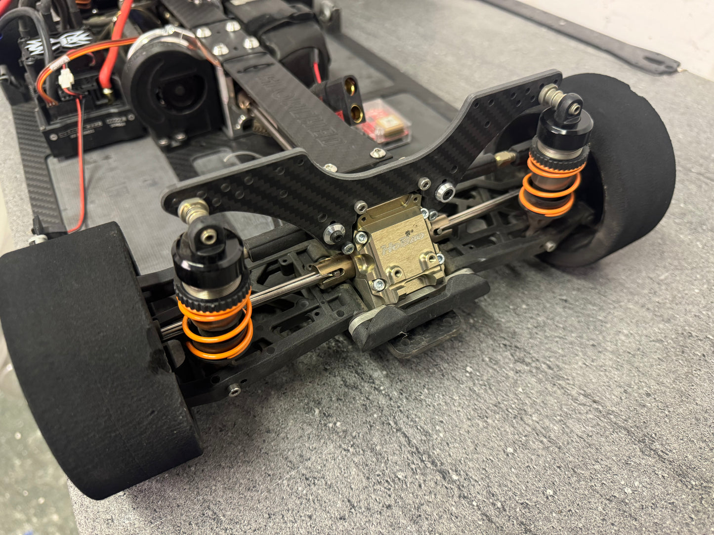 Carbon Fibre EXTENDED Shock Towers for HoBao VTE2 Aluminium BulkHead