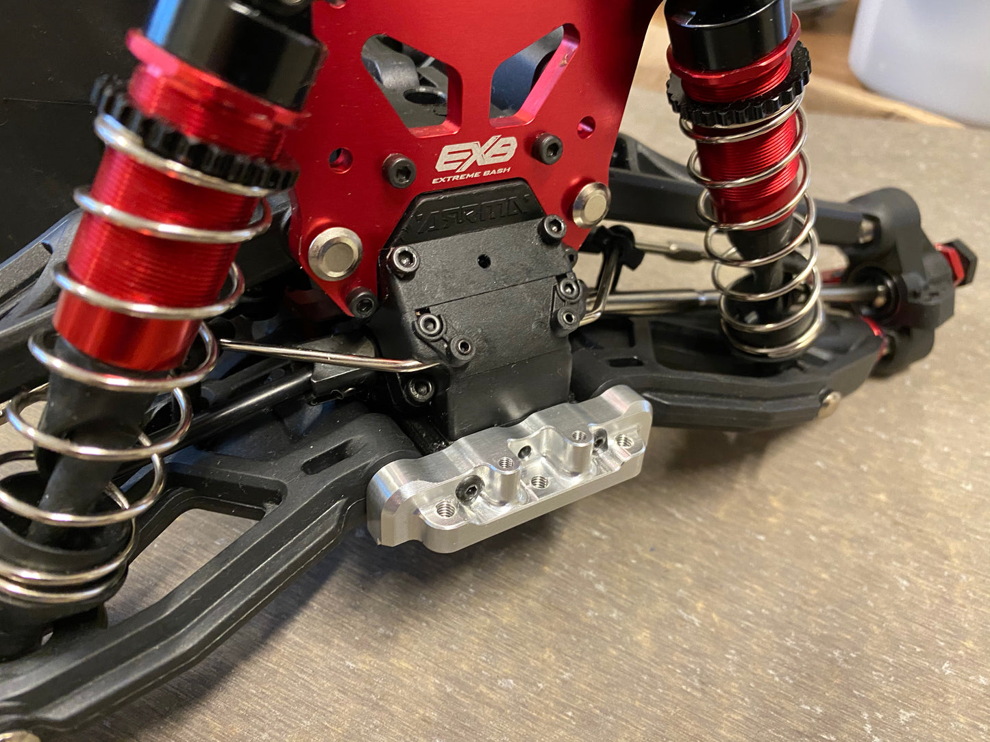 Billet Hinge Pin Holder Front Front - Arrma Kraton v6 EXB/Mojave/Fireteam
