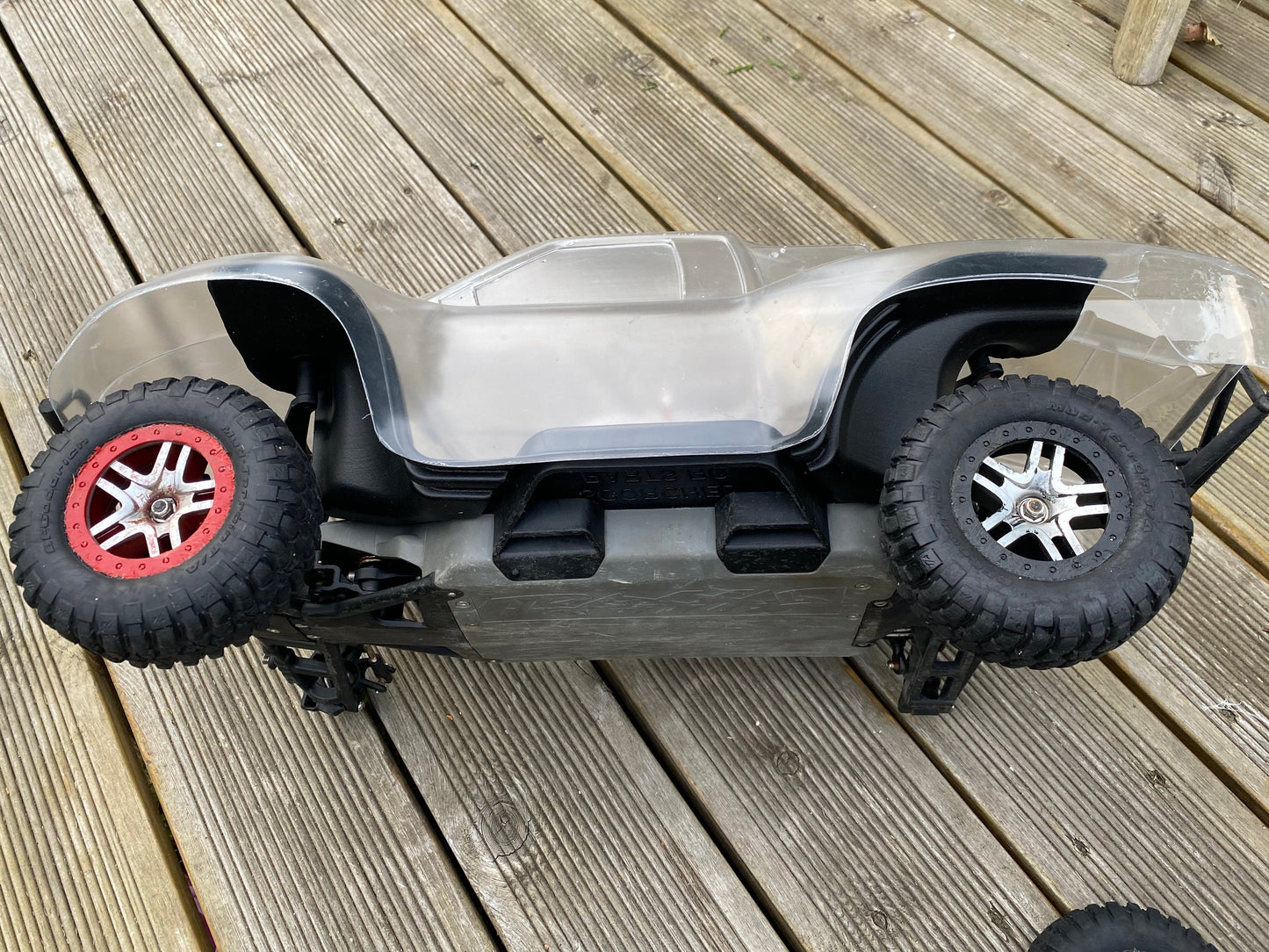 Inner Fender Wells / Mudguards - for Traxxas Slash 4x4 LCG