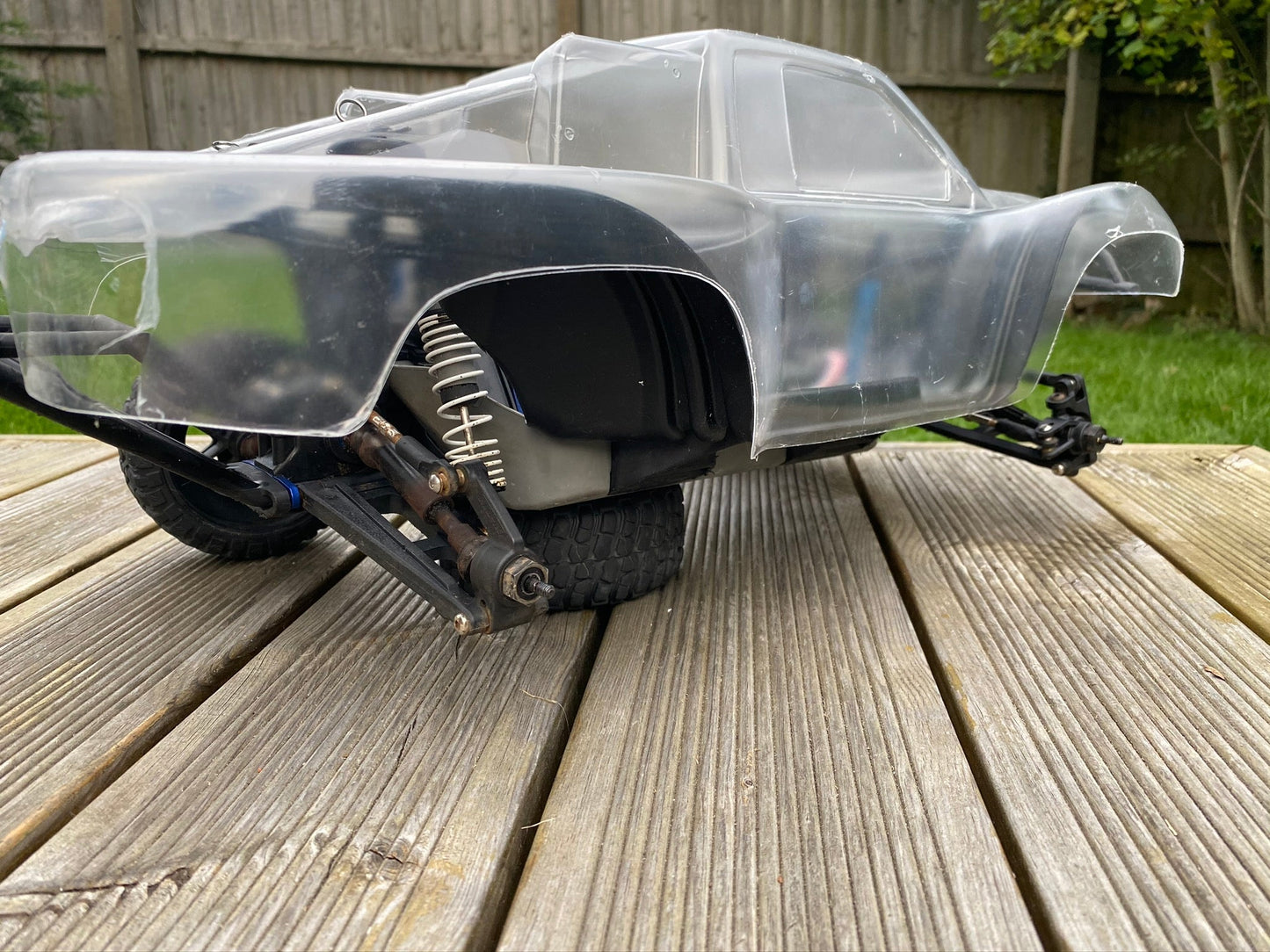 Inner Fender Wells / Mudguards - for Traxxas Slash 4x4 LCG
