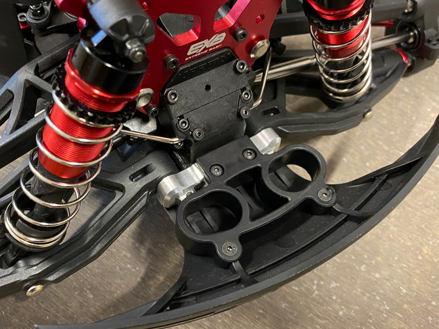 Billet Hinge Pin Holder Front Front - Arrma Kraton v6 EXB/Mojave/Fireteam