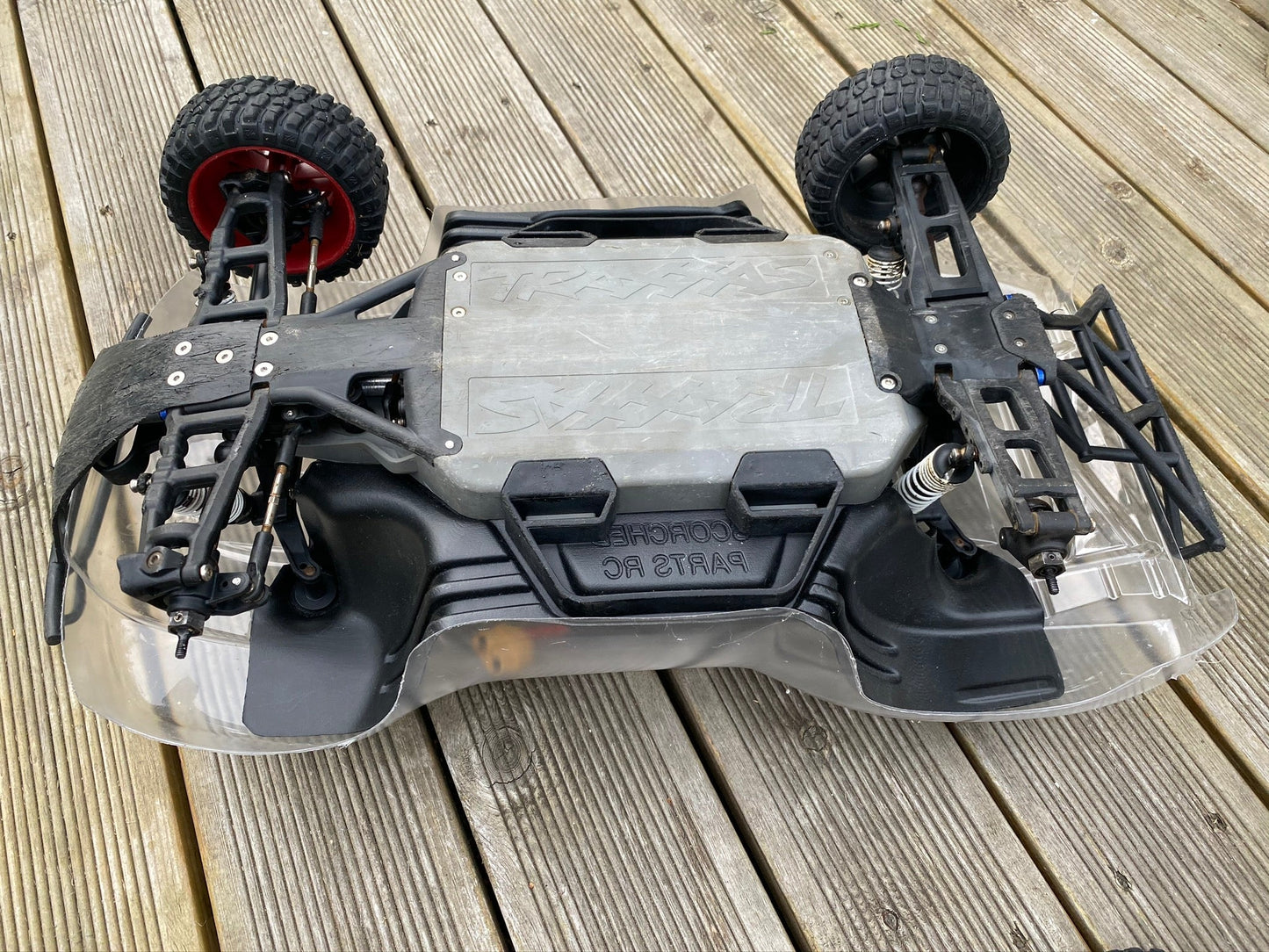 Inner Fender Wells / Mudguards - for Traxxas Slash 4x4 LCG