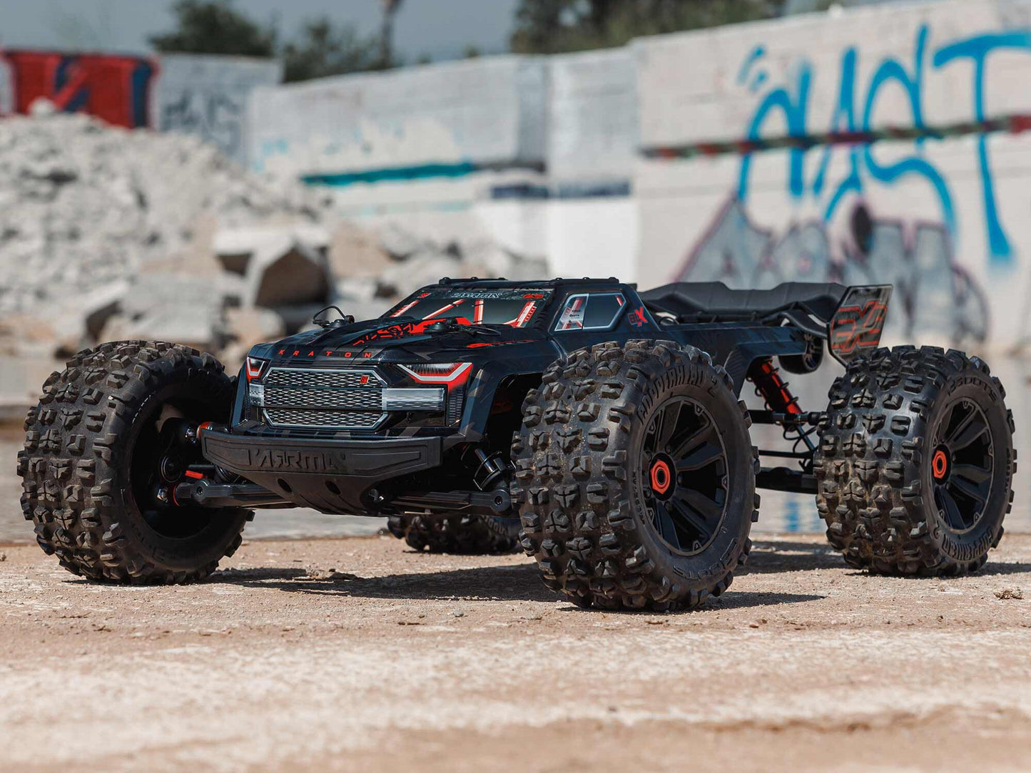 Arrma 1/5 Kraton 4X4 8S BLX EXB Brushless Monster Truck RTR, Black ARA5808V2T1