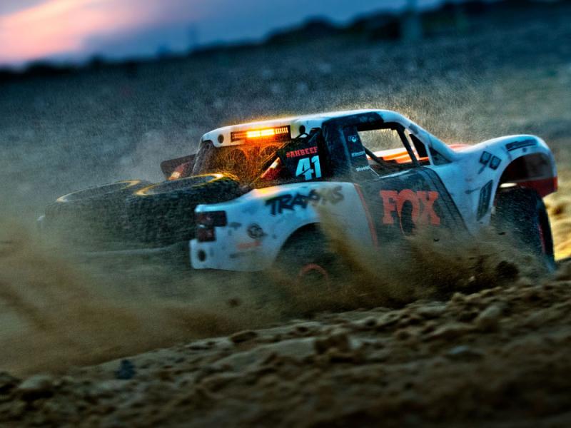 Traxxas UDR Unlimited Desert Racer 4WD with Light Kit Fitted - Fox Edition TRX85086-4-FOX